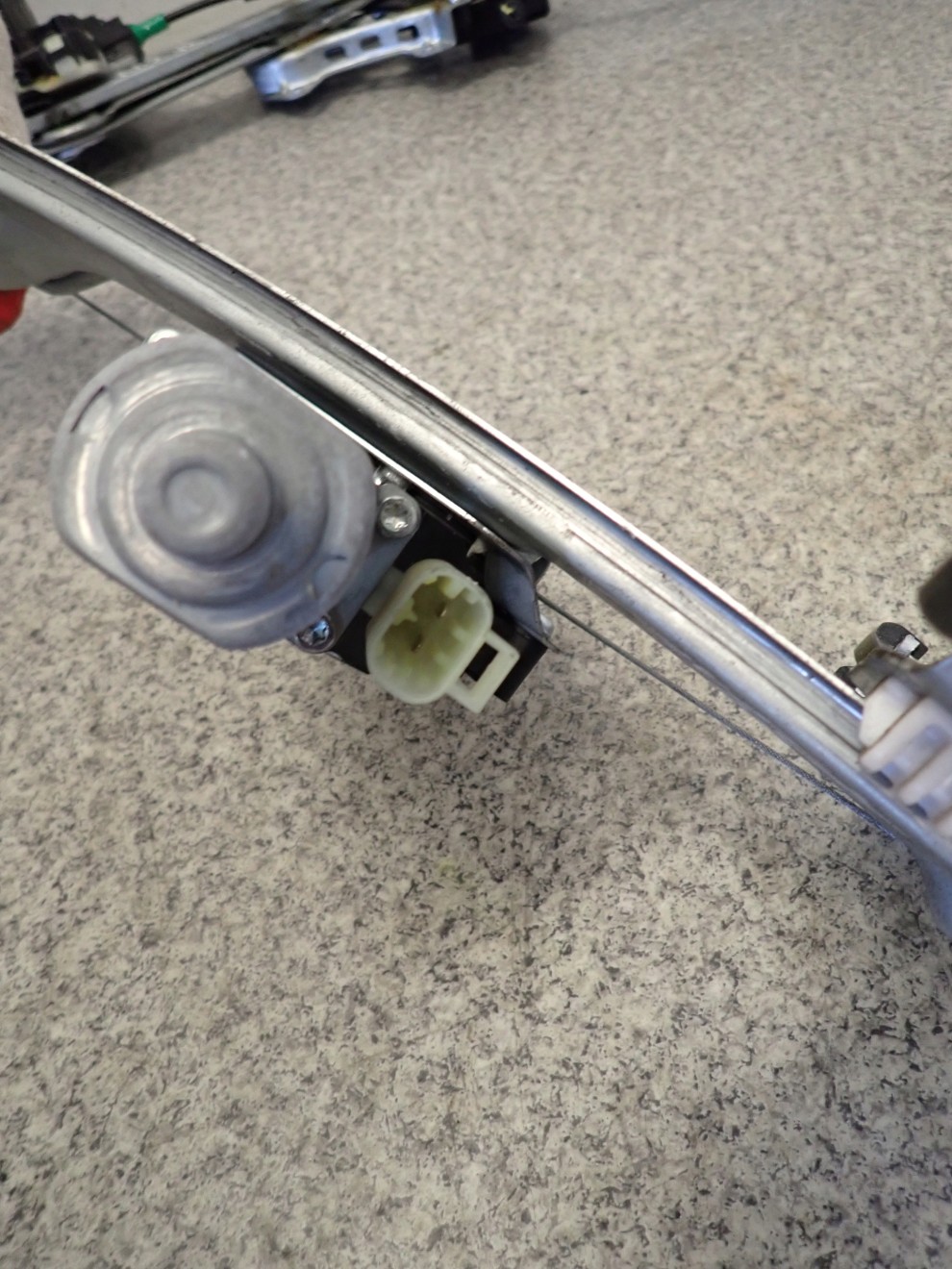 CHEVROLET AVEO T300 PODNOŚNIK SZYBY TYLNY PRAWY 4/4