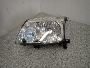 NISSAN XTRAIL T30 LAMPA PRZEDNIA LEWA REFLEKTOR EUROPA