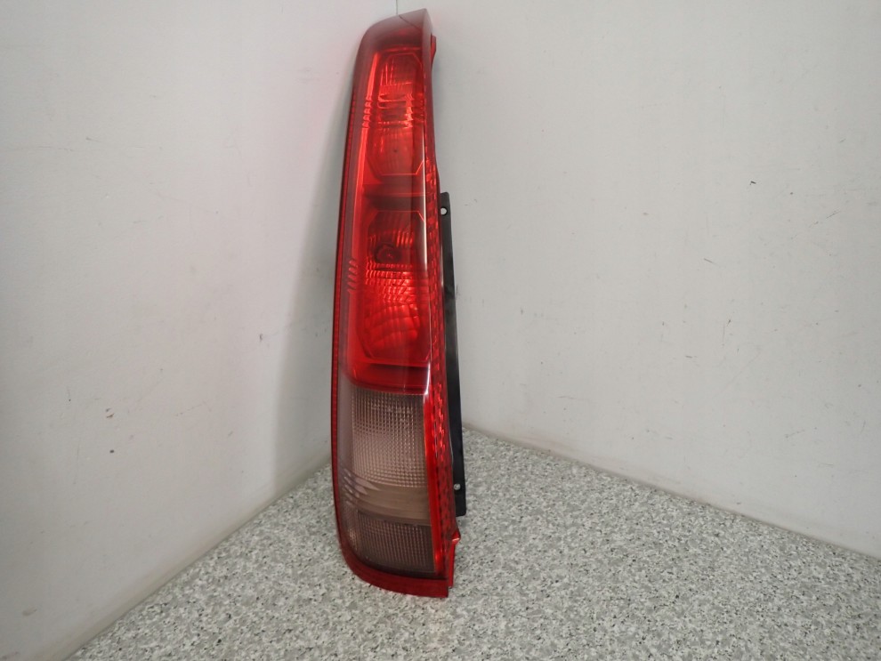 NISSAN XTRAIL T30 01-07 LAMPA TYLNA PRAWA EUROPA 1/5