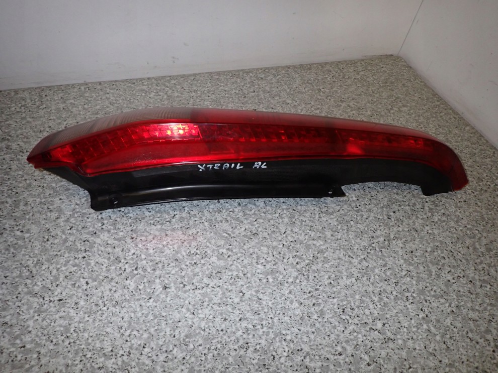 NISSAN XTRAIL T30 01-07 LAMPA TYLNA PRAWA EUROPA 3/5