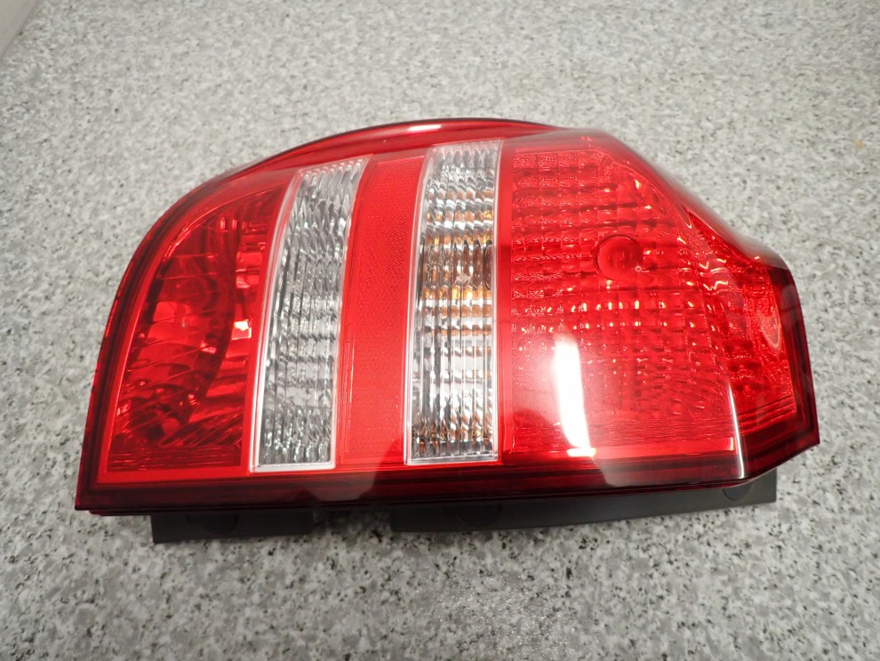 KIA CEED I 07-09 KOMBI LAMPA TYLNA LEWA 4/9