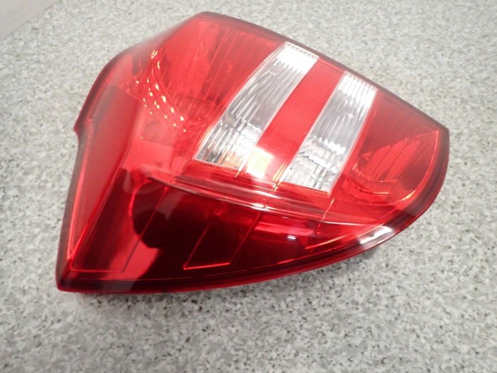 KIA CEED I 07-09 KOMBI LAMPA TYLNA LEWA 7/9