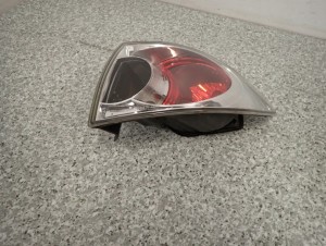 MAZDA 6 MAZDA6 KOMBI 02 - 05 LAMPA TYLNA PRAWA ZEWNĘTRZNA EUROPA