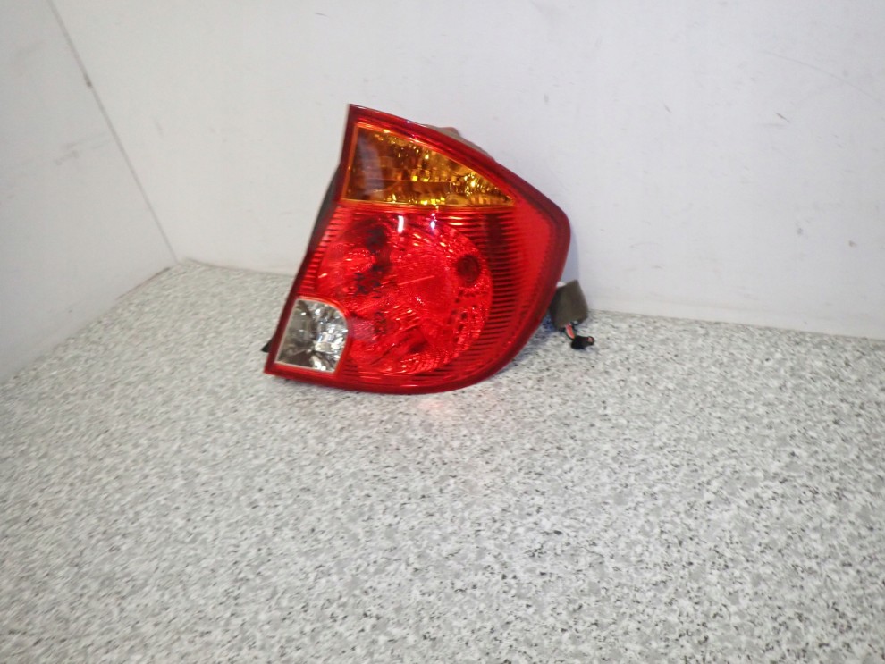 HYUNDAI ACCENT 03-05 LAMPA TYLNA LEWA EUROPA 4/6