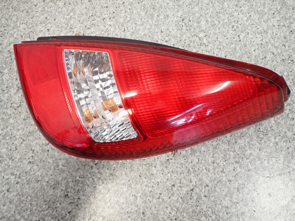 SUZUKI LIANA 02-04 LAMPA TYLNA PRAWA 3/7