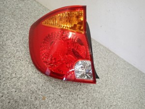 HYUNDAI ACCENT 03-05 LAMPA TYLNA LEWA EUROPA