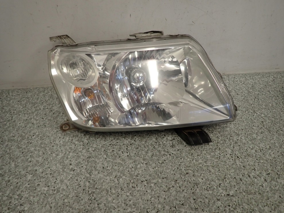 SUZUKI GRAND VITARA II 05- 3 DRZWI LAMPA PRZEDNIA REFLEKTOR PRAWY EUROPA 2/10