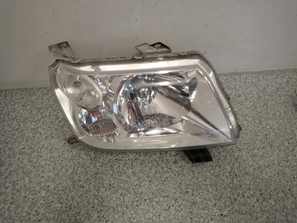 SUZUKI GRAND VITARA II 05- 3 DRZWI LAMPA PRZEDNIA REFLEKTOR PRAWY EUROPA 3/10