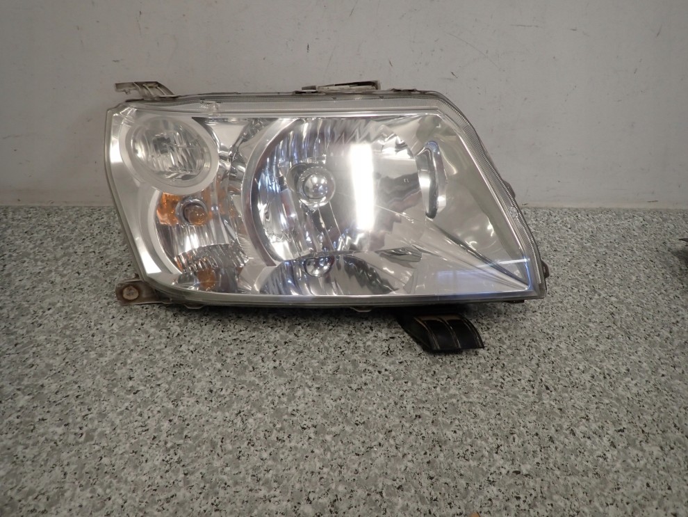 SUZUKI GRAND VITARA II 05- 3 DRZWI LAMPA PRZEDNIA REFLEKTOR PRAWY EUROPA 4/10