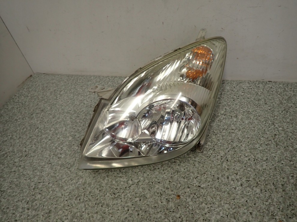 TOYOTA COROLLA VERSO 01-03 REFLEKTOR LAMPA LEWA 3/11