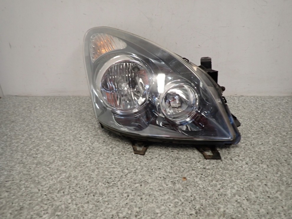 TOYOTA COROLLA VERSO 07- LAMPA PRZEDNIA PRAWA REFLEKTOR PRAWY D-CAT 3/12