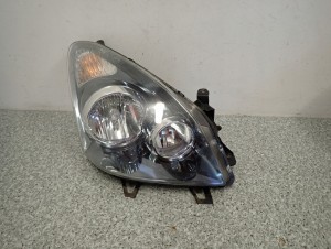 TOYOTA COROLLA VERSO 07- LAMPA PRZEDNIA PRAWA REFLEKTOR PRAWY D-CAT