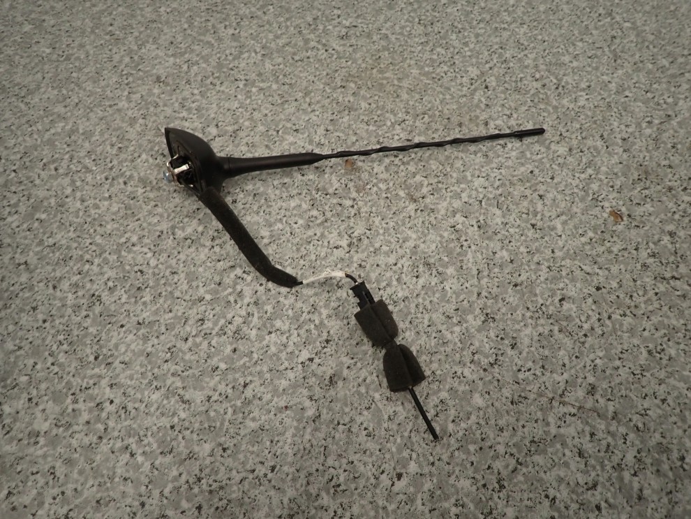 CHEVROLET CRUZE SEDAN 08-16 ANTENA DACHOWA BAT 6/7