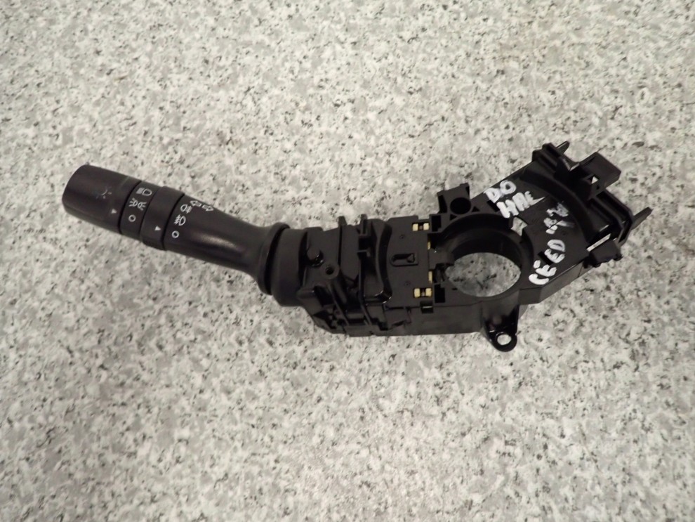 KIA CEED 10-12 PRZEŁĄCZNIK ŚWIATEŁ DO HALOGENÓW LIFT 2/9