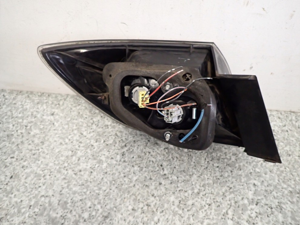 MAZDA 3 MAZDA3 HB 06- LAMPA TYLNA PRAWA LIFT 7/8