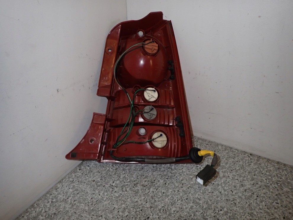 KIA PICANTO 04-07 LAMPA TYLNA PRAWA EUROPA 9/10