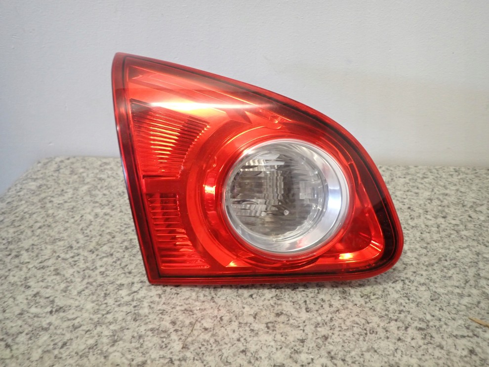 NISSAN QASHQAI 07-10 LAMPA TYLNA LEWA W KLAPE 1/5