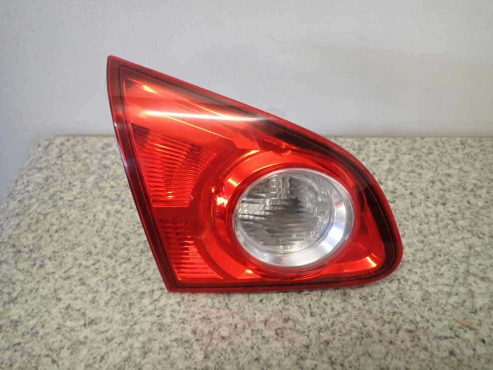 NISSAN QASHQAI 07-10 LAMPA TYLNA LEWA W KLAPE 2/5