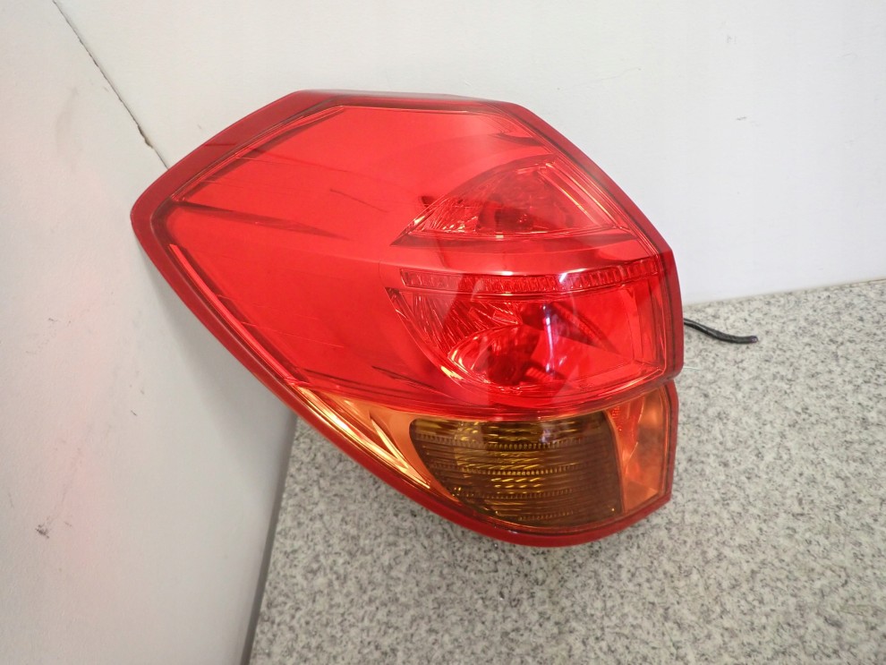 SUBARU LEGACY OUTBACK 03-06 LAMPA TYLNA LEWA 2/6