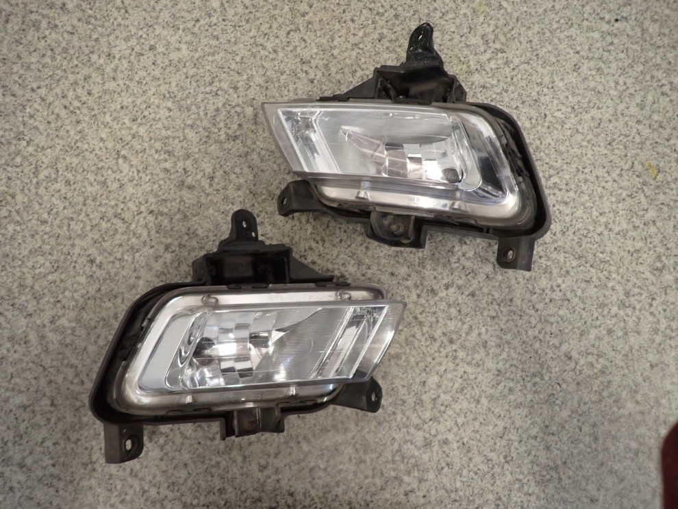 KIA CEED 10-12 HALOGEN PRZEDNI PRAWY 1/8