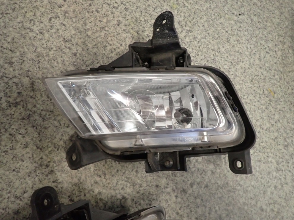 KIA CEED 10-12 HALOGEN PRZEDNI PRAWY 3/8