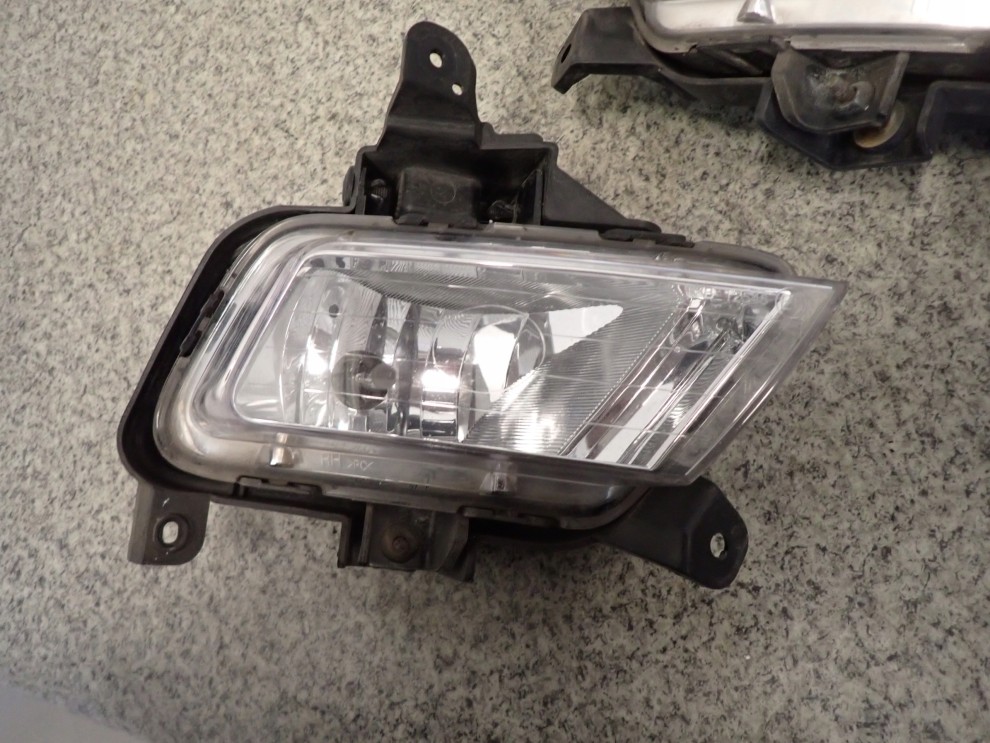 KIA CEED 10-12 HALOGEN PRZEDNI PRAWY 5/8