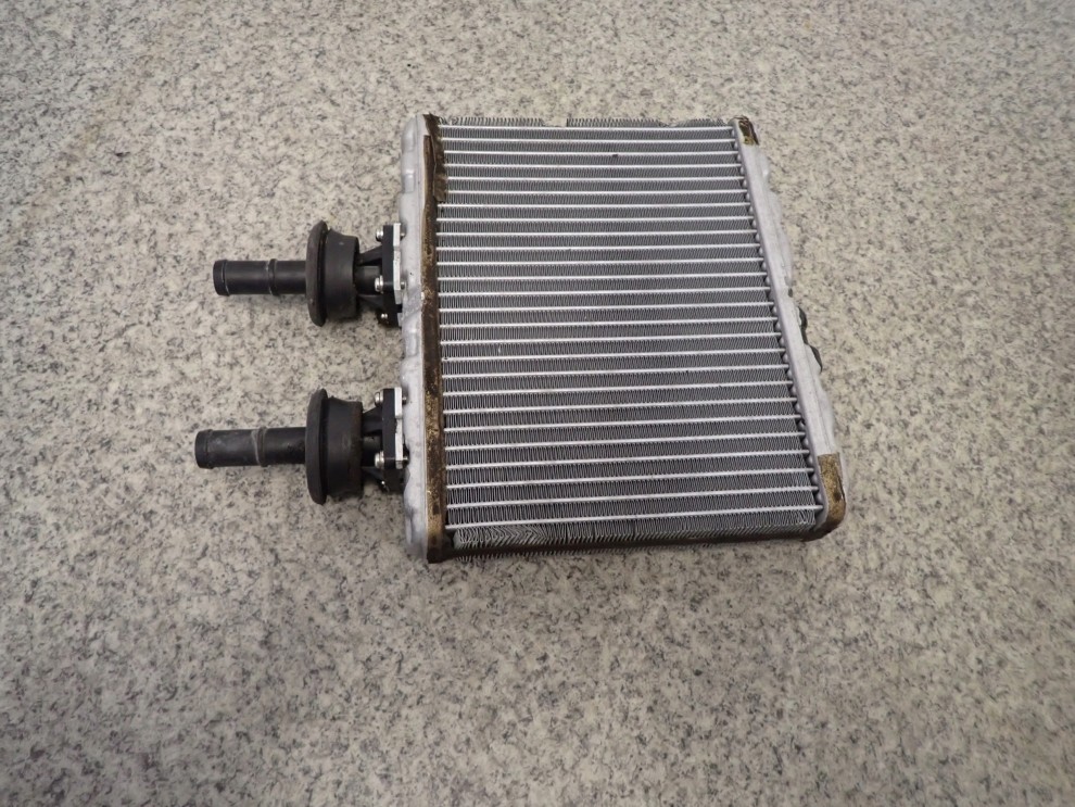 NISSAN ALMERA N16 00-06 NAGRZEWNICA RADIATOR 6/7