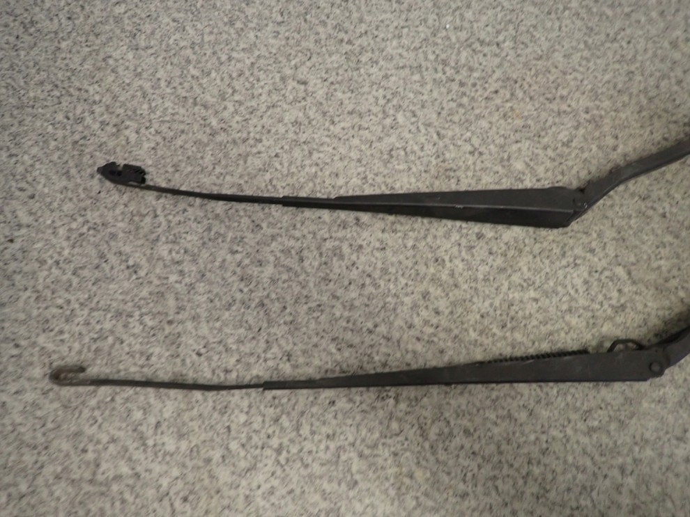 MITSUBISHI GRANDIS RAMIE WYCIERACZKI PRZEDNIE 3/3