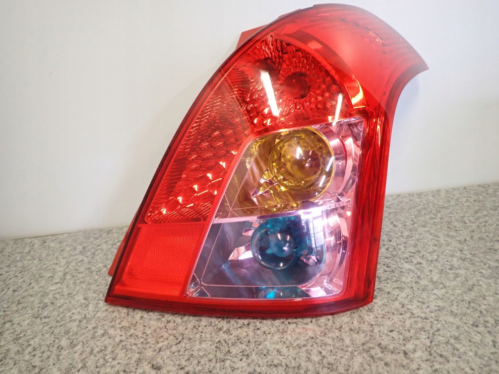 SUZUKI SWIFT MK6 07-09 LAMPA TYLNA PRAWA LIFT 3/5