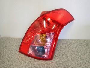 SUZUKI SWIFT MK6 07-09 LAMPA TYLNA PRAWA LIFT 2/5 MINIATURA