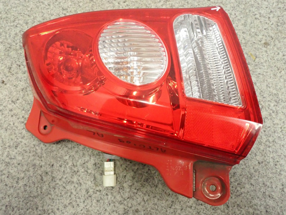 SUZUKI ALTO NISSAN PIXO 09- LAMPA TYLNA PRAWA 5/6