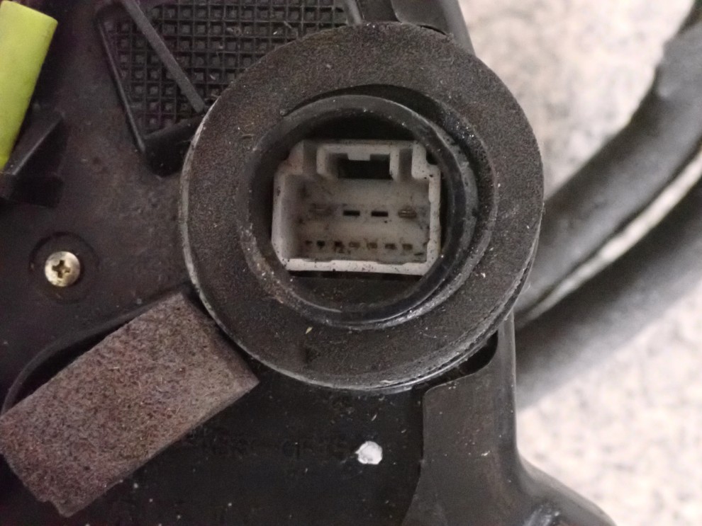 TOYOTA CAMRY 01-06 ZAMEK DRZWI PRZEDNI PRAWY 6 PIN 7/7