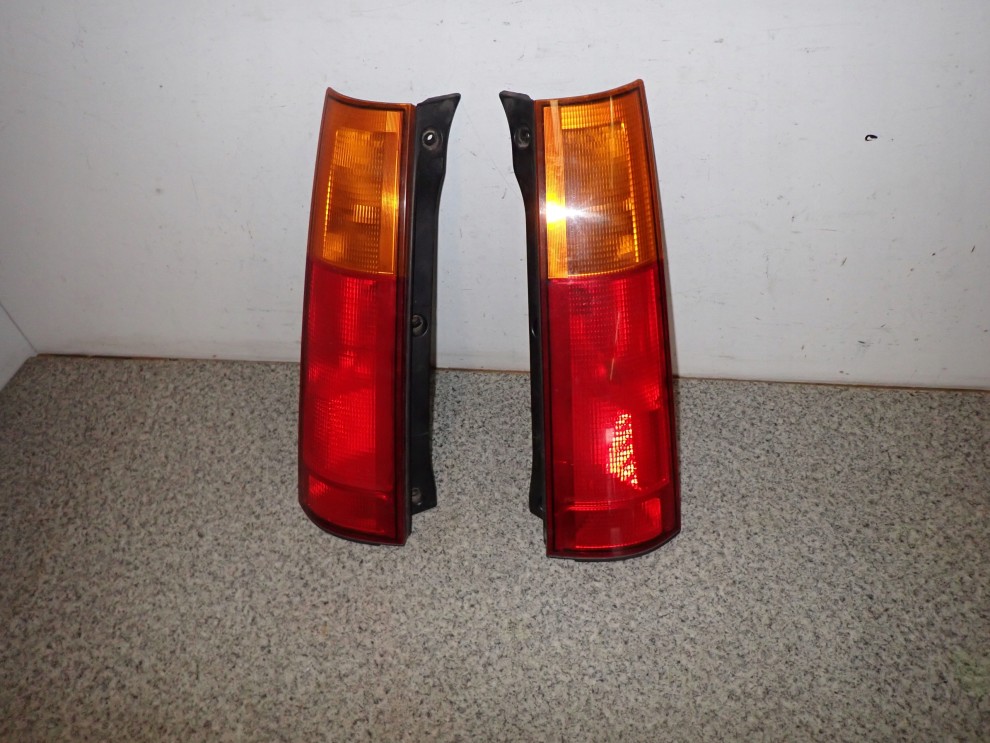 HONDA CRV 96-01 LAMPA TYLNA LEWA LUB PRAWA 4/8