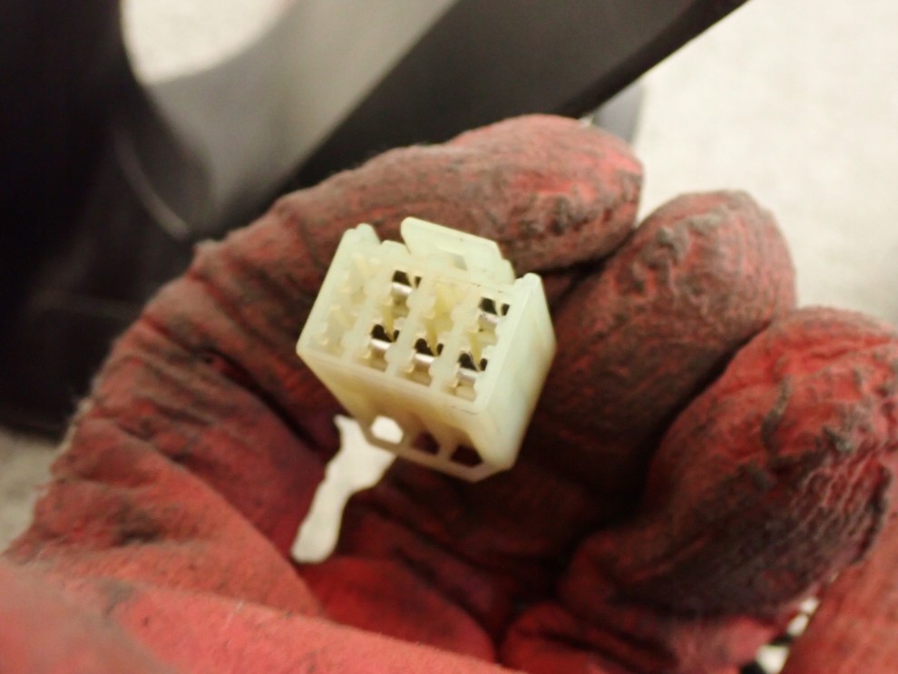 SUZUKI SWIFT TS 07-09 LUSTERKO LEWE 5 PIN 12/12