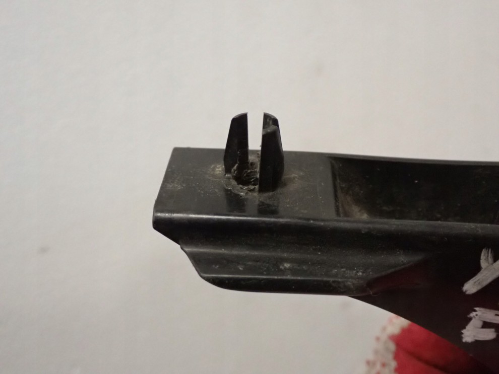 TOYOTA YARIS I 99-05 ŚLIZG ZDERZAKA PRZEDNI PRAWY 5/5