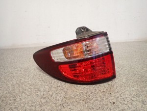 TOYOTA PREVIA 00-02 LAMPA TYLNA LEWA ZEWNĘTRZNA 3/8 MINIATURA