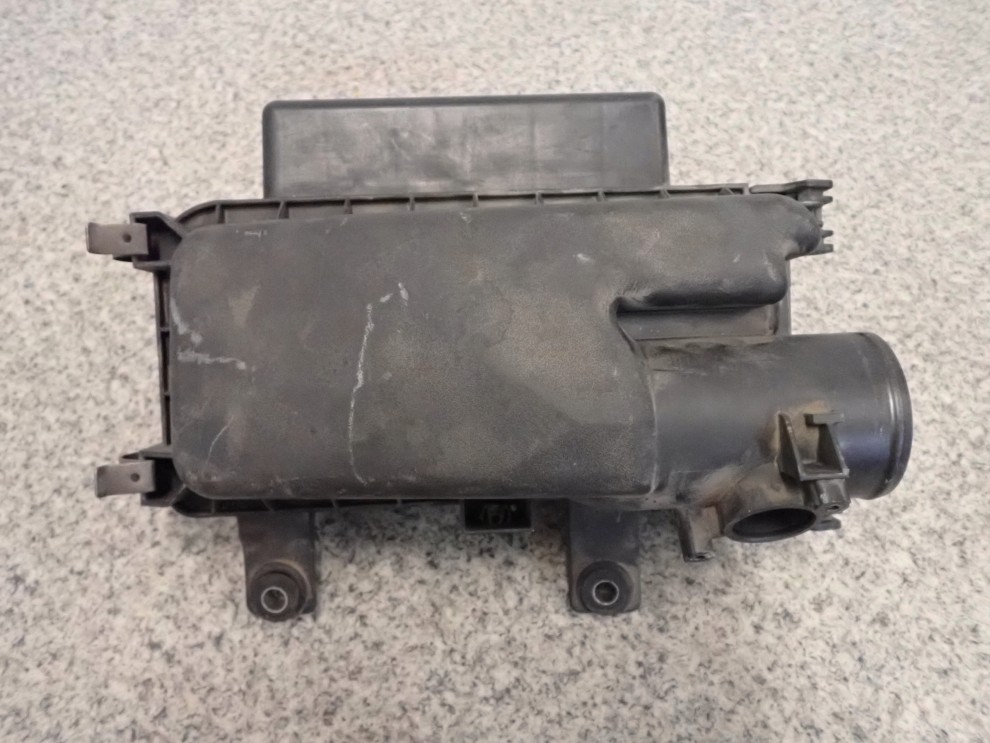 TOYOTA YARIS II 1.33 09- OBUDOWA FILTRA POWIETRZA 3/5