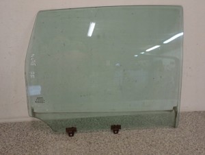 NISSAN NOTE E11 06- SZYBA DRZWI TYLNA PRAWA