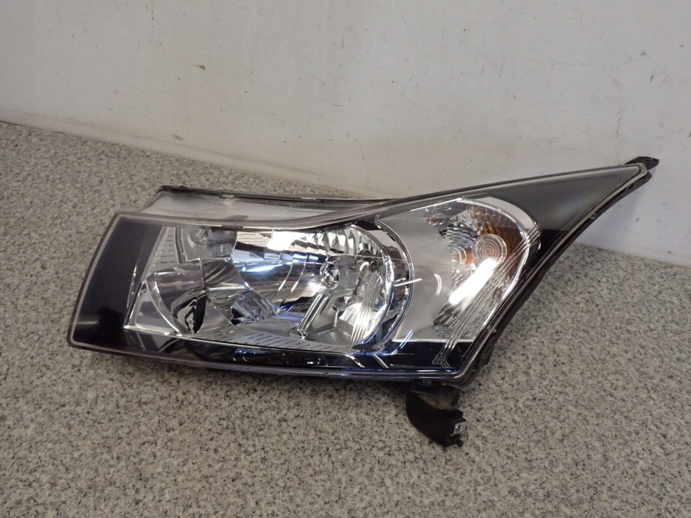 CHEVROLET CRUZE 08- LAMPA PRZEDNIA LEWA REFLEKTOR 4/11