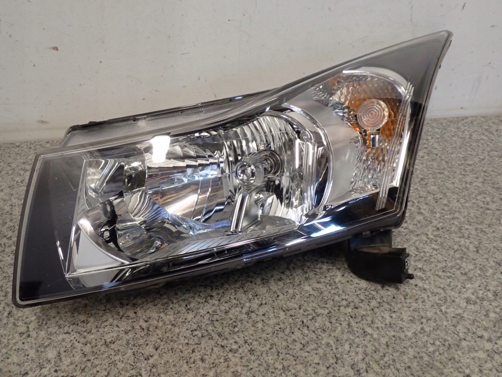 CHEVROLET CRUZE 08- LAMPA PRZEDNIA LEWA REFLEKTOR 5/11