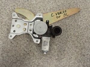 TOYOTA COROLLA VERSO 01- PODNOŚNIK TYLNY LEWY 2/5 MINIATURA