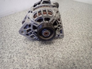 HYUNDAI i10 1.1i 07-13 ALTERNATOR 37300-02600 6/7 MINIATURA