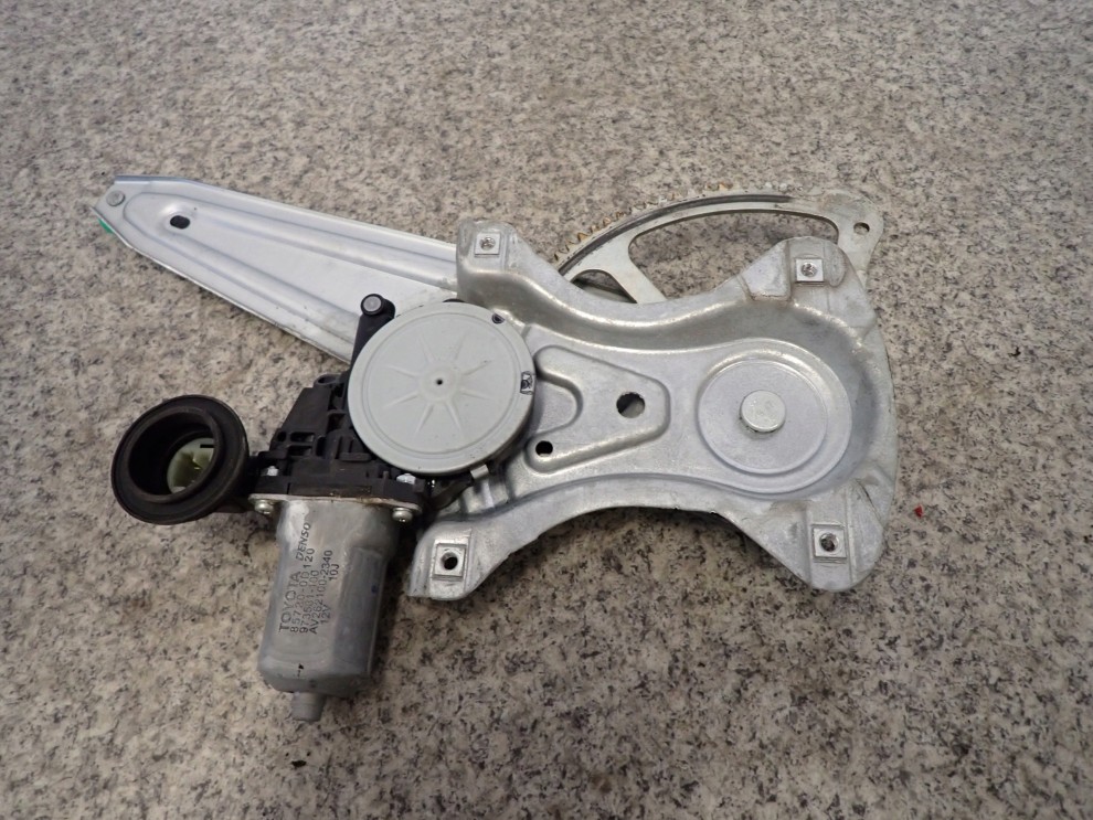 TOYOTA AURIS 06-12 5d PODNOŚNIK SZYBY TYLNY PRAWY 2/4