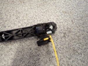 TOYOTA AVENSIS T25 KLAMKA DRZWI TYLNA LEWA 4/4 MINIATURA