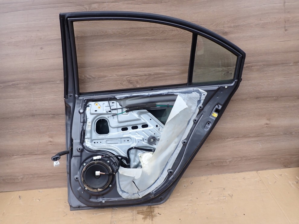 KIA MAGENTIS II 06-12 DRZWI TYLNE PRAWE 8V 6/7