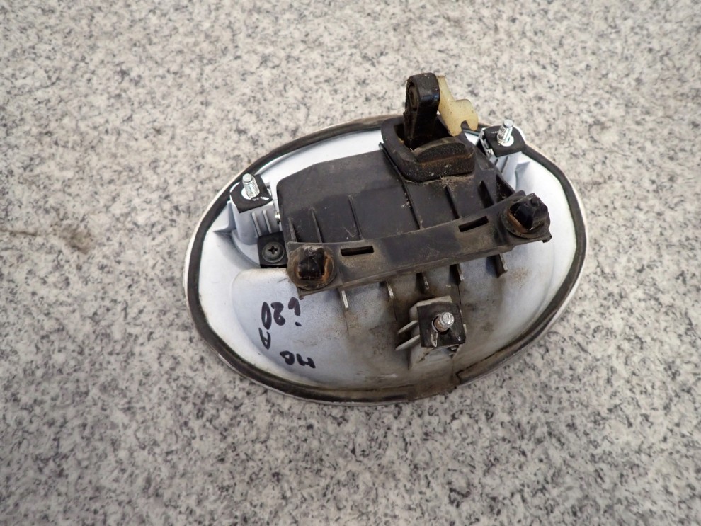 HYUNDAI i20 08-12 KLAMKA KLAPY BAGAŻNIKA PRZYCISK 3/4