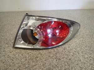 MAZDA 6 5d 02-05 LAMPA TYLNA PRAWA ZEWNĘTRZNA