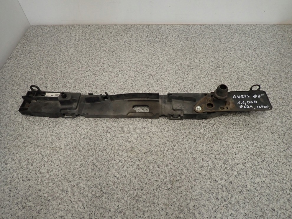 TOYOTA AURIS I 1.4 d 06-11 PLASTIK PASA MOCOWANIE 1/4