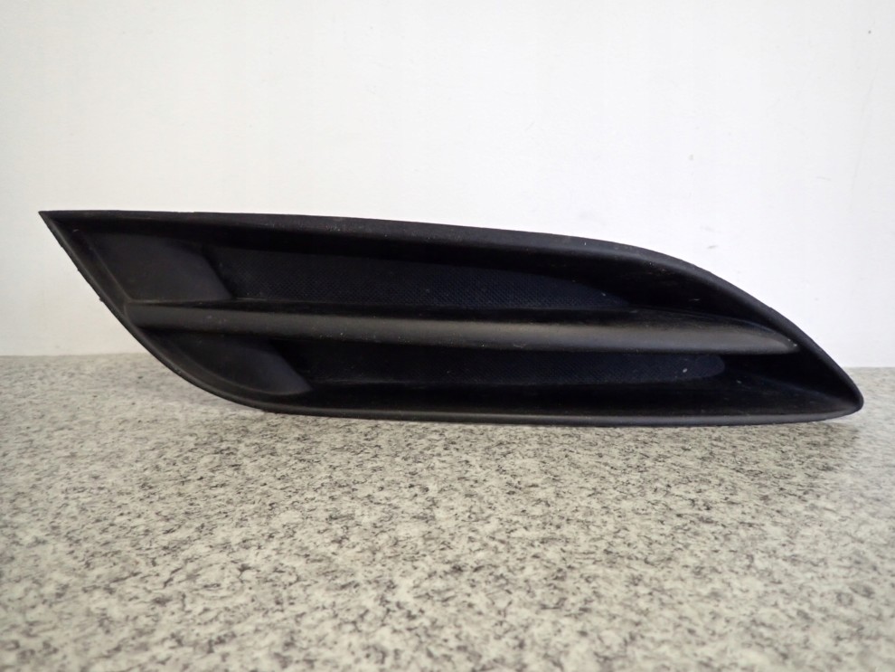 AURIS I KRATKA ZAŚLEPKA RAMKA HALOGENU 81481-02040 3/6