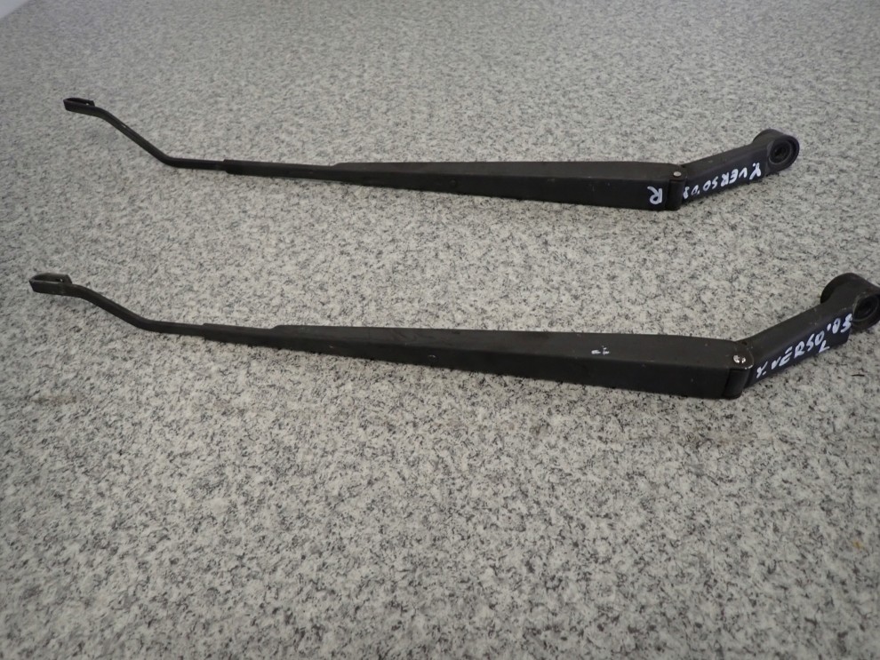 TOYOTA YARIS VERSO 99-05 RAMIE WYCIERACZKI PRZÓD 1/4